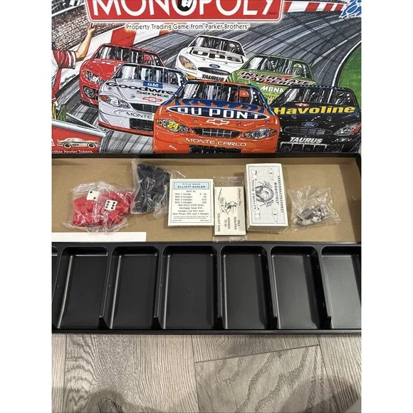 Monopoly NASCAR Collector's Edition‎ Board Game 2002 New - Picture 5 of 8